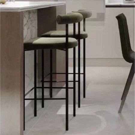 كرسي بار معدني بتصميم عصري